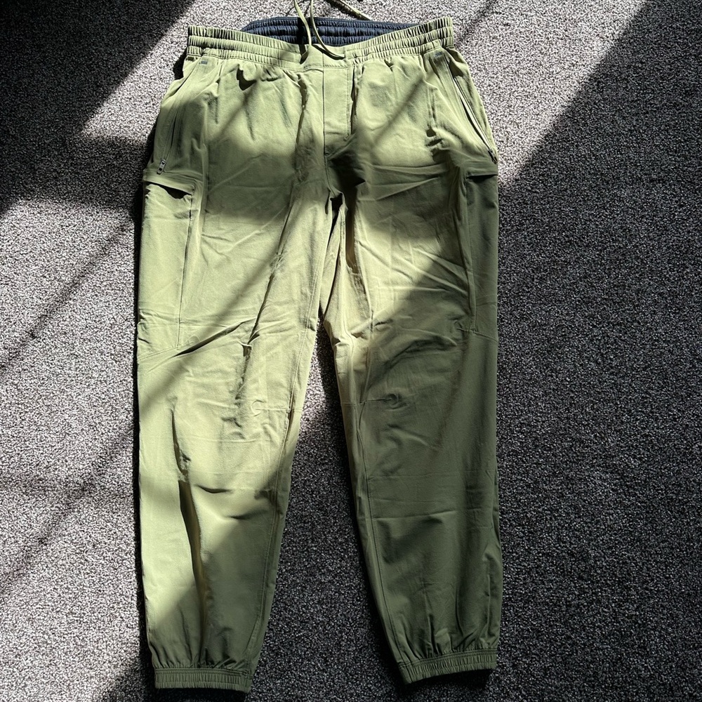 Men's Lululemon Olive Green Cargo Pants